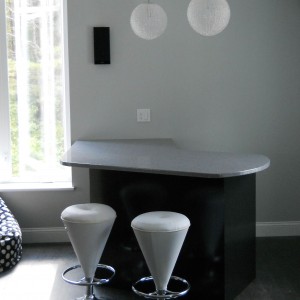 Chrome Wetbar with Stools